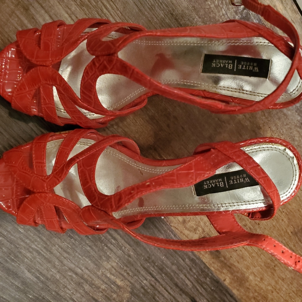 *WHITE HOUSE/BLACK MARKET* Women's heels